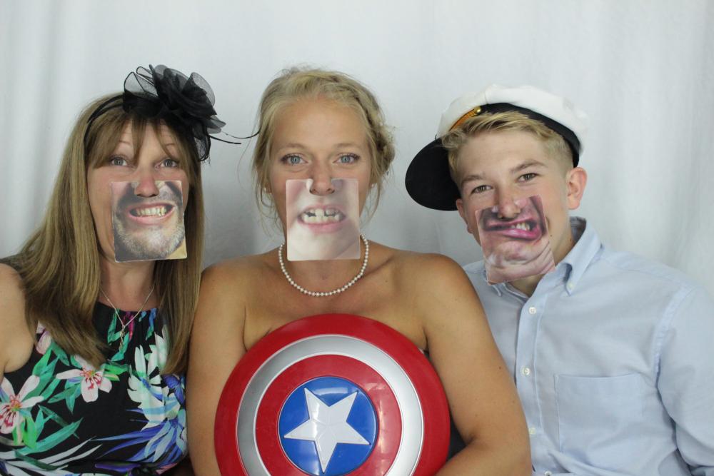Laura & Oliver | View more photos from the event at gallery.myphotoboothexperience.co.uk/u/MyPhotoBoothExperienceLtd/Laura-Oliver